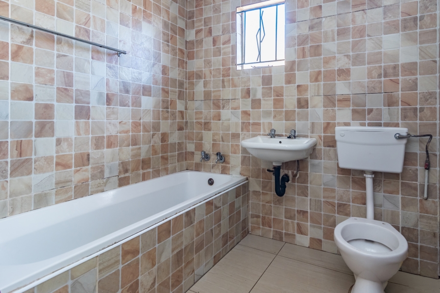 8 Bedroom Property for Sale in Protea Glen Gauteng