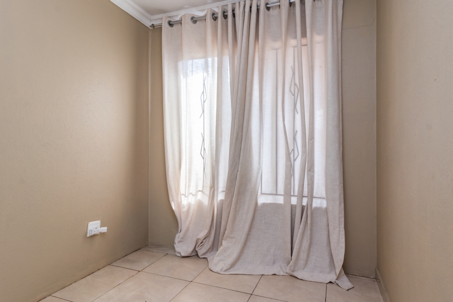 8 Bedroom Property for Sale in Protea Glen Gauteng