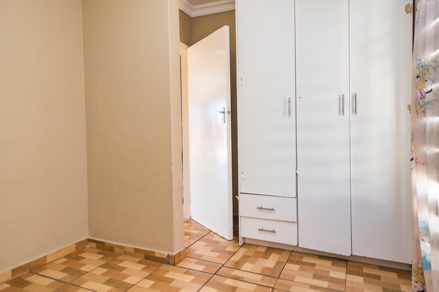 8 Bedroom Property for Sale in Protea Glen Gauteng