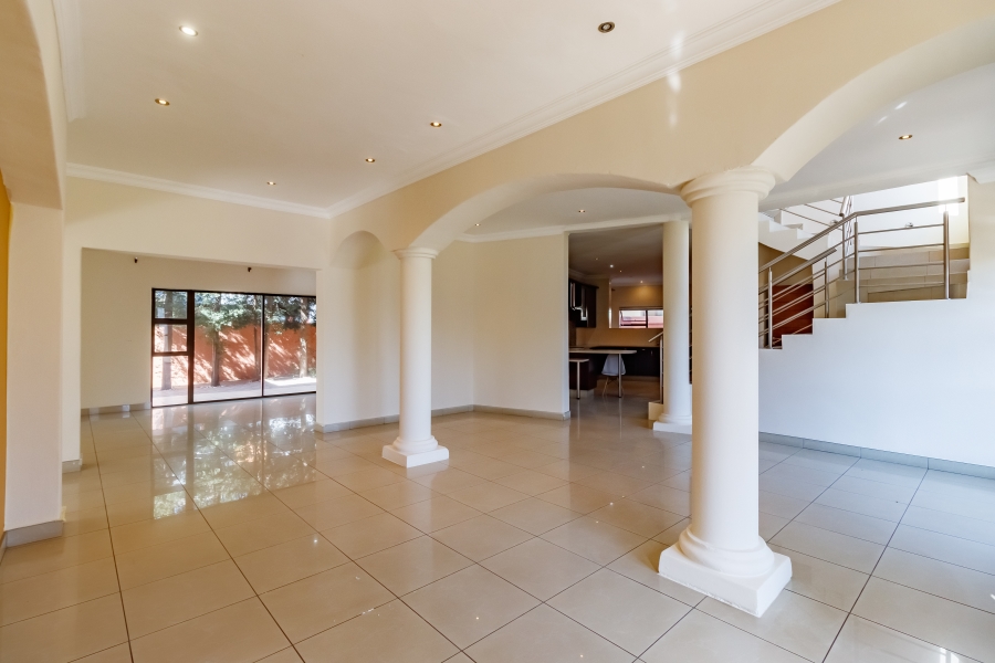 5 Bedroom Property for Sale in Valley View Estate Gauteng