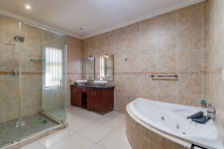 5 Bedroom Property for Sale in Valley View Estate Gauteng