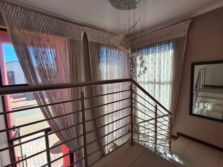 4 Bedroom Property for Sale in Theresa Park Gauteng