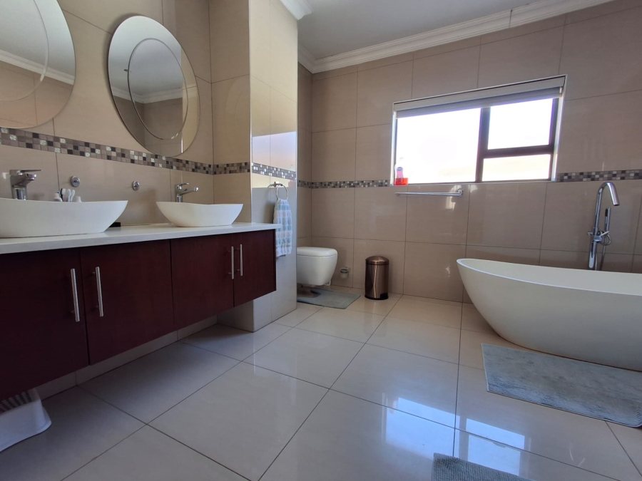 4 Bedroom Property for Sale in Theresa Park Gauteng