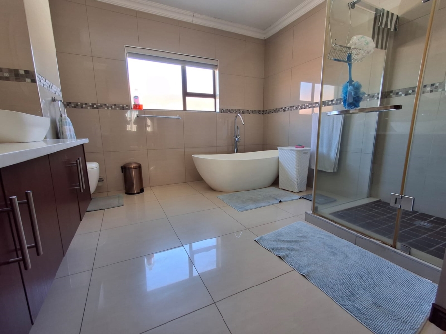 4 Bedroom Property for Sale in Theresa Park Gauteng