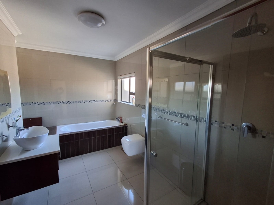4 Bedroom Property for Sale in Theresa Park Gauteng