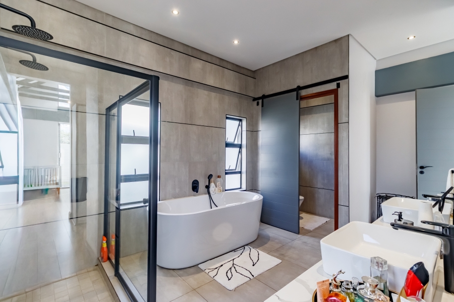 4 Bedroom Property for Sale in Midstream Estate Gauteng