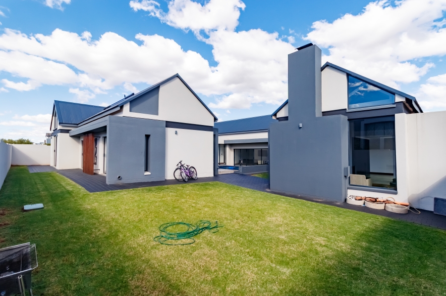 4 Bedroom Property for Sale in Midstream Estate Gauteng