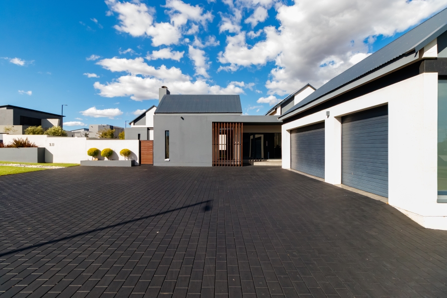 4 Bedroom Property for Sale in Midstream Estate Gauteng