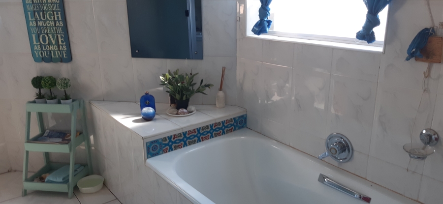 3 Bedroom Property for Sale in Waterkloof Heights Gauteng