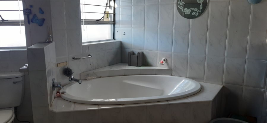 3 Bedroom Property for Sale in Waterkloof Heights Gauteng