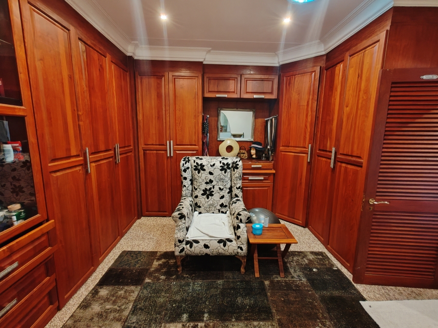 4 Bedroom Property for Sale in Hartebeeshoek Gauteng