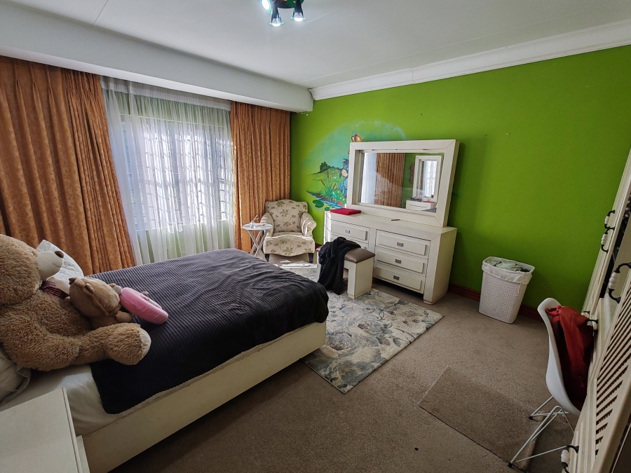 4 Bedroom Property for Sale in Hartebeeshoek Gauteng