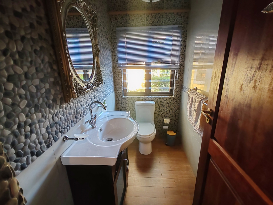 4 Bedroom Property for Sale in Hartebeeshoek Gauteng