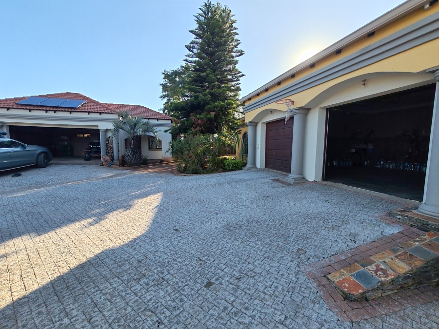 4 Bedroom Property for Sale in Hartebeeshoek Gauteng