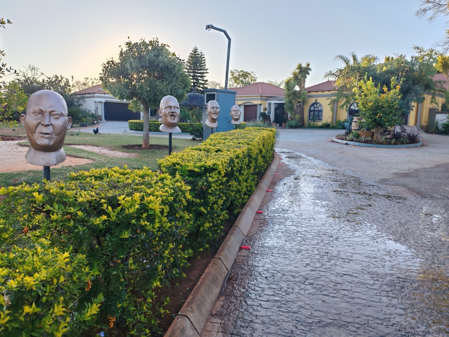 4 Bedroom Property for Sale in Hartebeeshoek Gauteng