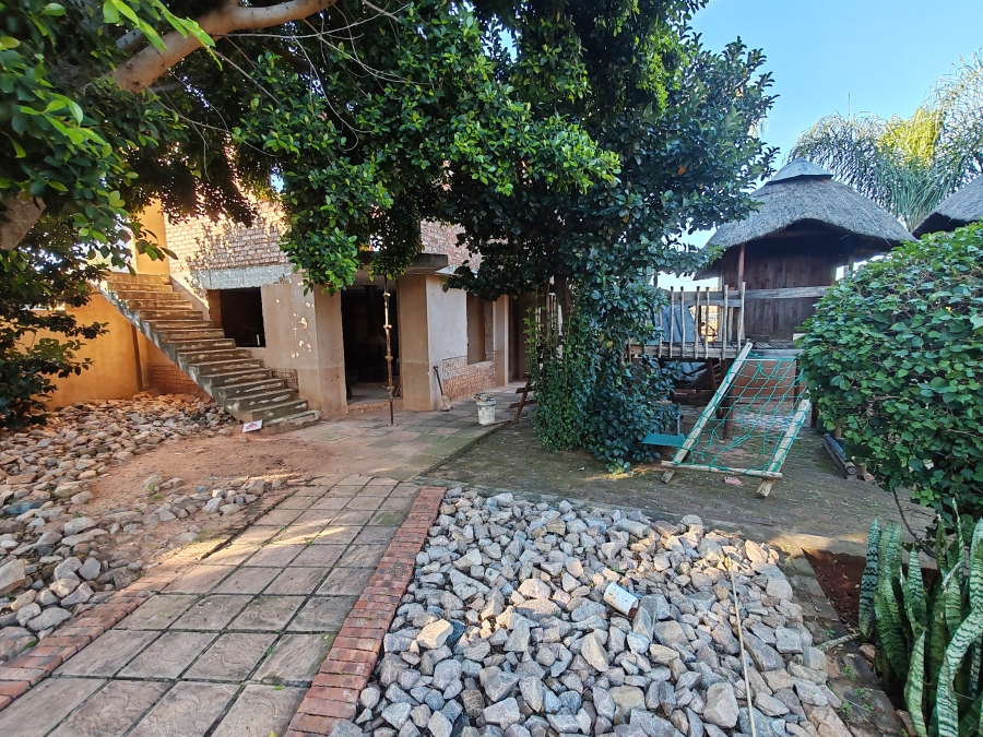 4 Bedroom Property for Sale in Hartebeeshoek Gauteng