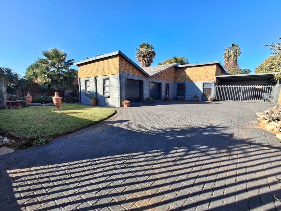 4 Bedroom Property for Sale in Theresa Park Gauteng
