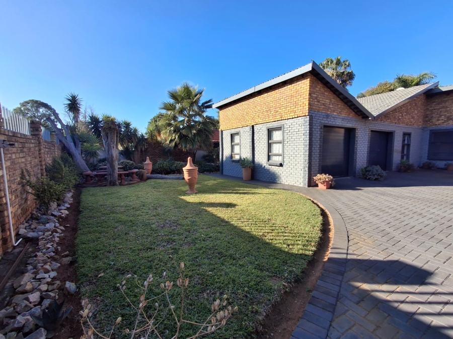 4 Bedroom Property for Sale in Theresa Park Gauteng