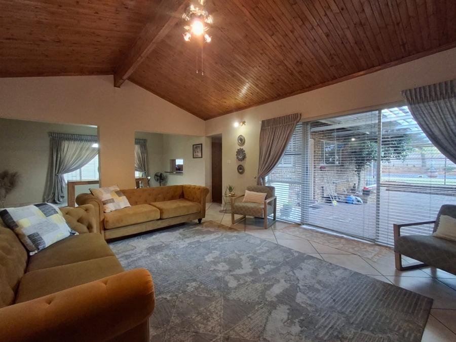 4 Bedroom Property for Sale in Theresa Park Gauteng