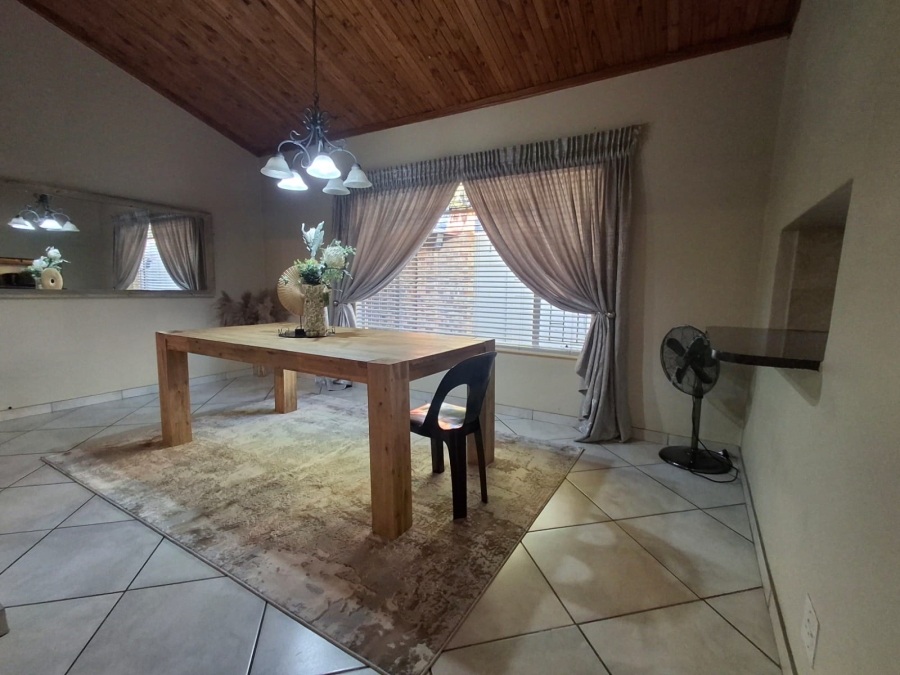 4 Bedroom Property for Sale in Theresa Park Gauteng