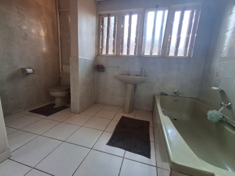 4 Bedroom Property for Sale in Theresa Park Gauteng