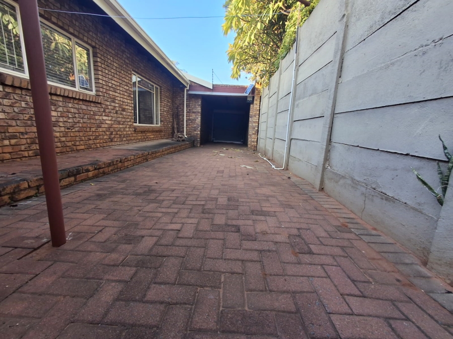 4 Bedroom Property for Sale in Theresa Park Gauteng