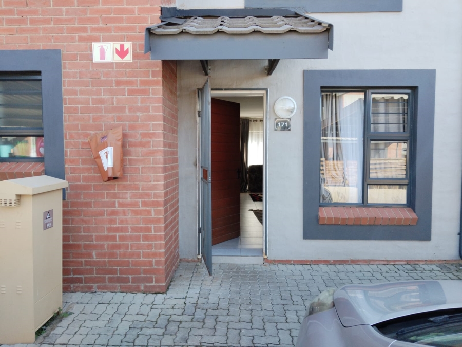 3 Bedroom Property for Sale in Terenure Gauteng