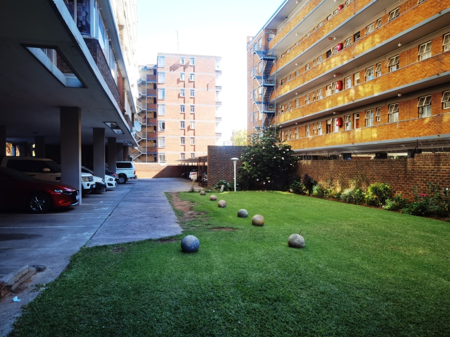 1 Bedroom Property for Sale in Sunnyside Gauteng