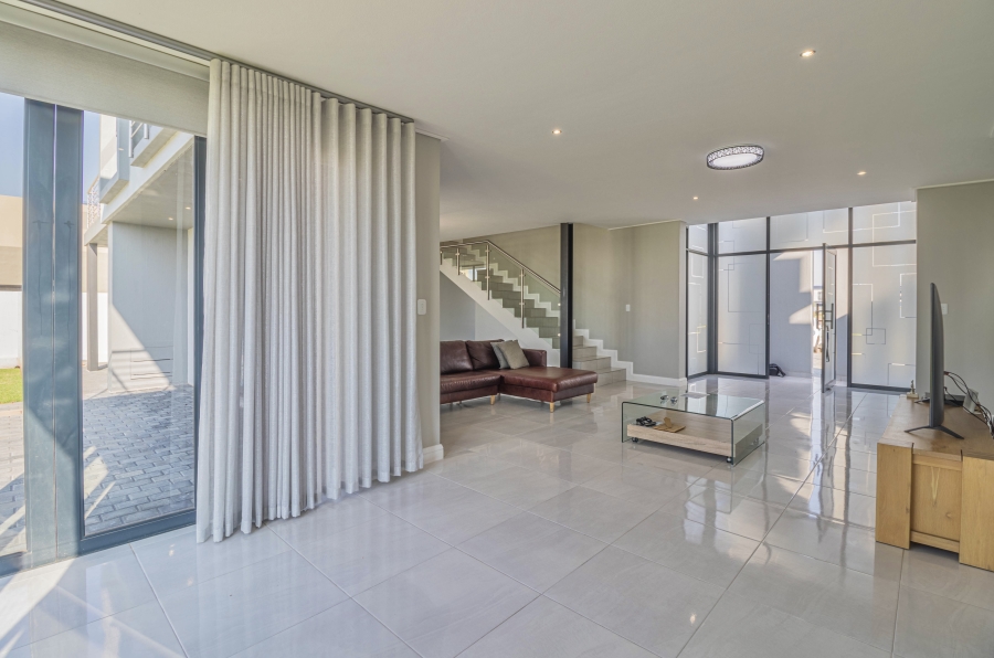 To Let 4 Bedroom Property for Rent in Midstream Heights Gauteng