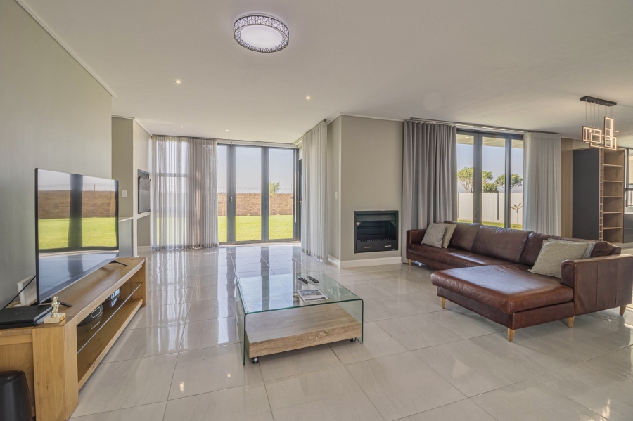 To Let 4 Bedroom Property for Rent in Midstream Heights Gauteng