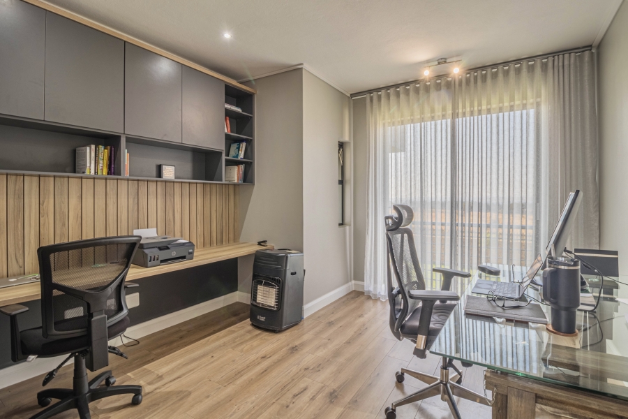 To Let 4 Bedroom Property for Rent in Midstream Heights Gauteng