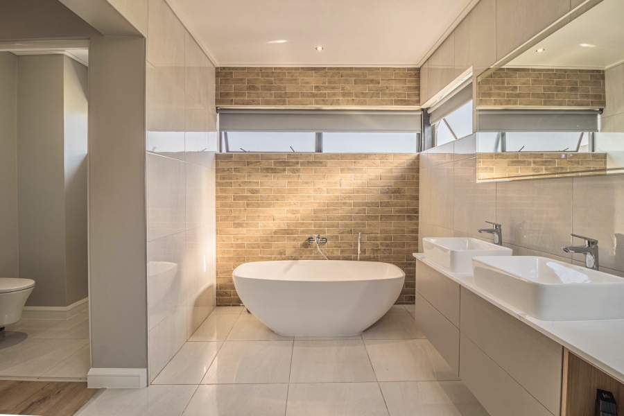 To Let 4 Bedroom Property for Rent in Midstream Heights Gauteng