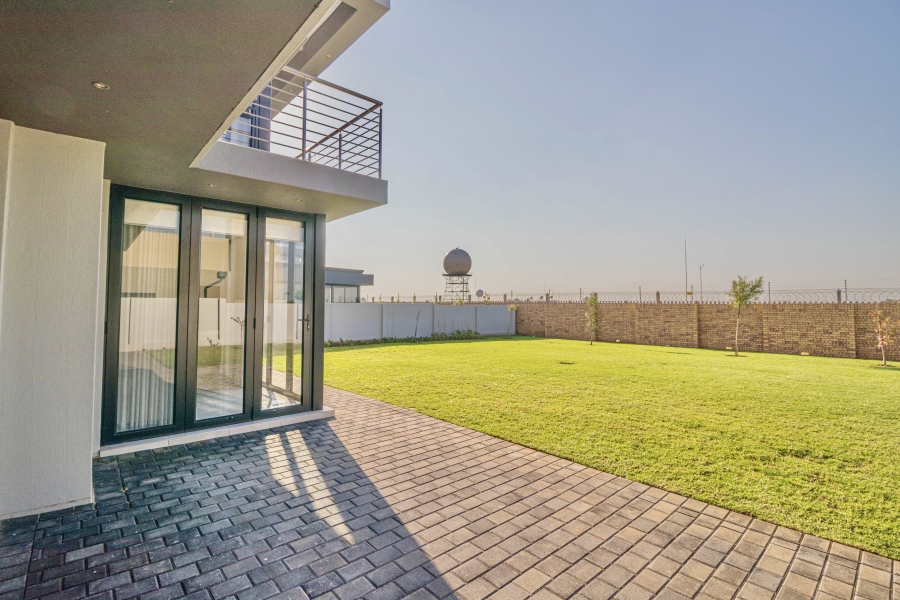To Let 4 Bedroom Property for Rent in Midstream Heights Gauteng
