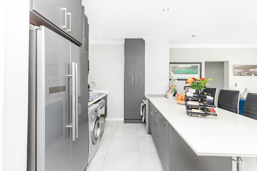 2 Bedroom Property for Sale in Morningside Manor Gauteng