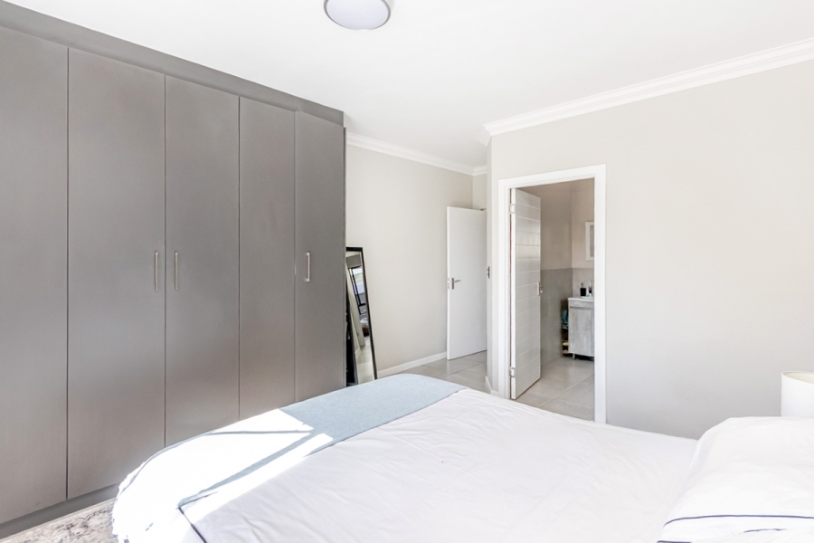 2 Bedroom Property for Sale in Morningside Manor Gauteng