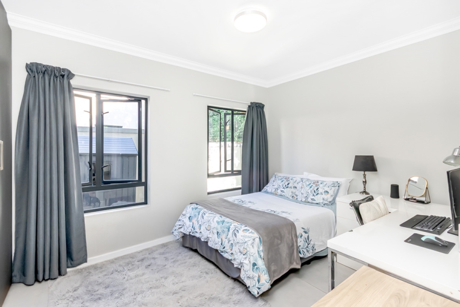 2 Bedroom Property for Sale in Morningside Manor Gauteng