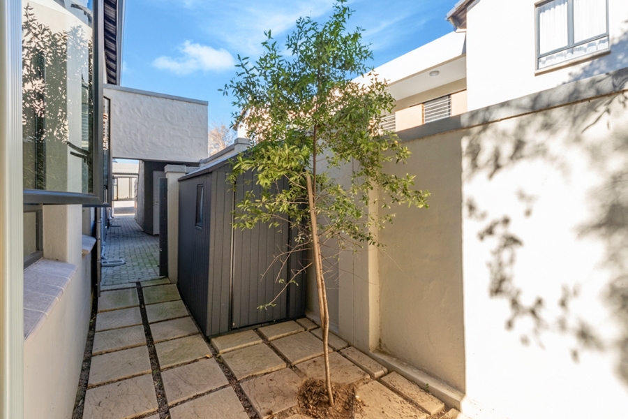 2 Bedroom Property for Sale in Morningside Manor Gauteng