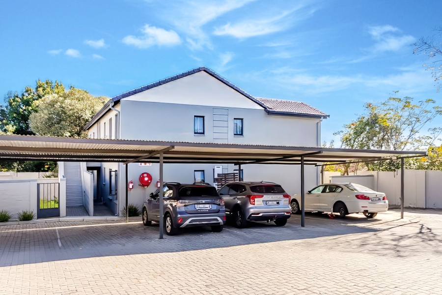 2 Bedroom Property for Sale in Morningside Manor Gauteng