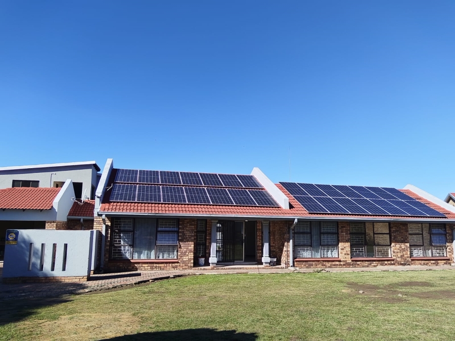 Commercial Property for Sale in Bedworth Park Gauteng