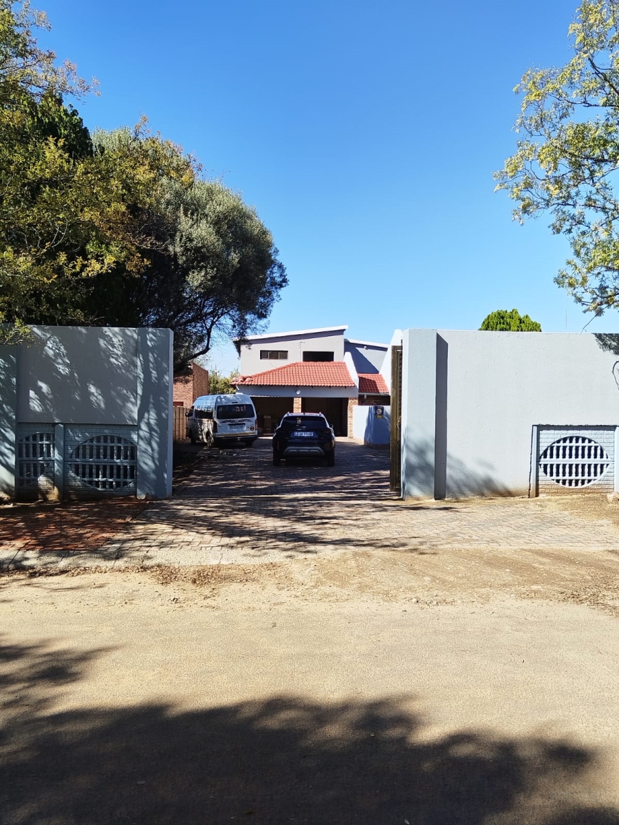 Commercial Property for Sale in Bedworth Park Gauteng