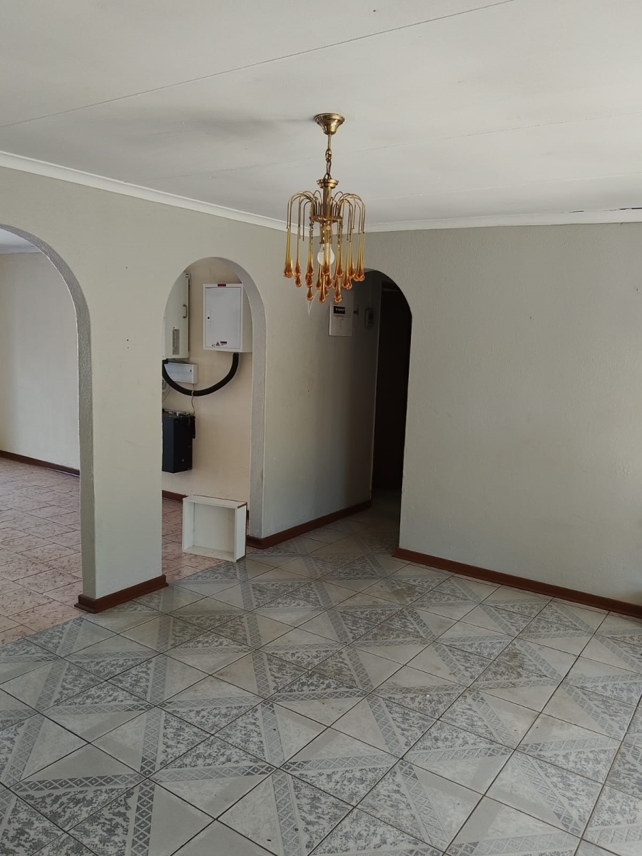 Commercial Property for Sale in Bedworth Park Gauteng