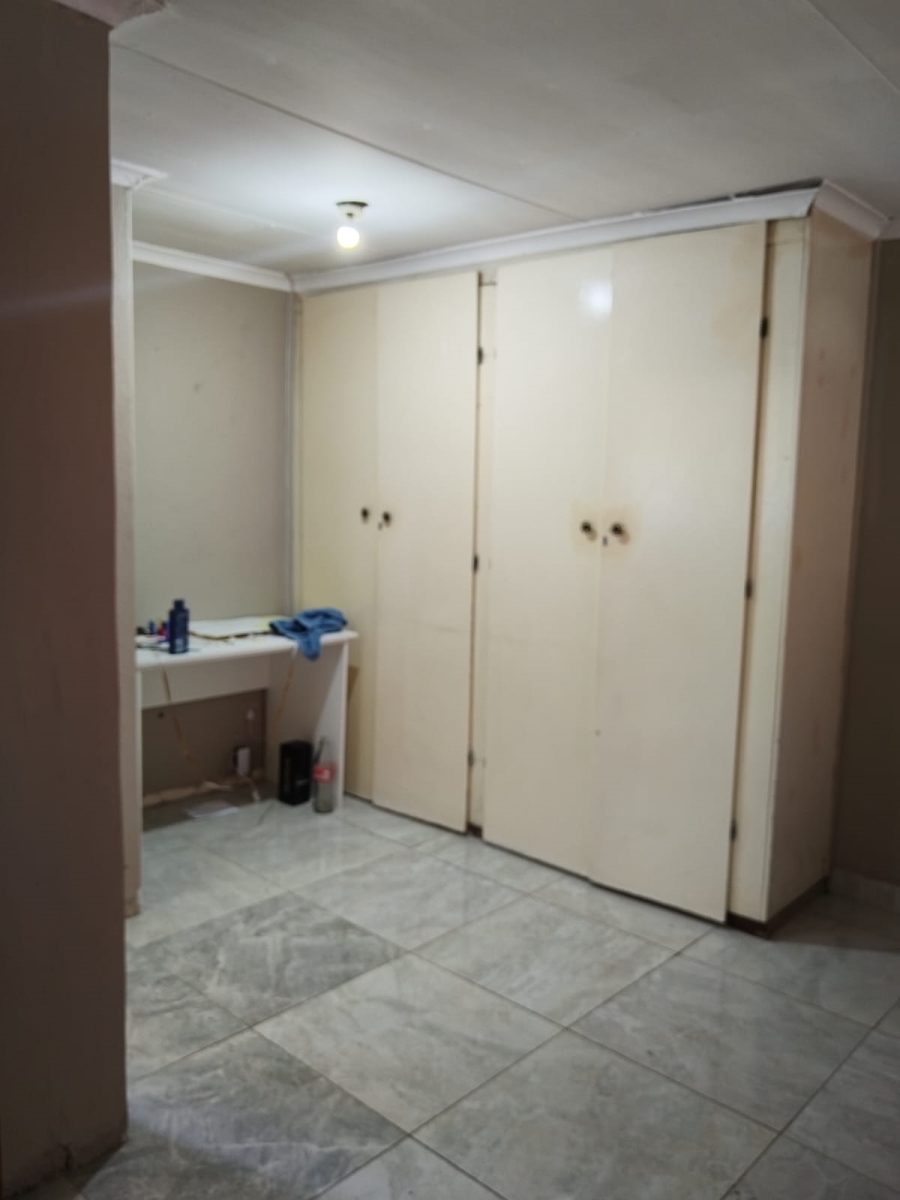 Commercial Property for Sale in Bedworth Park Gauteng