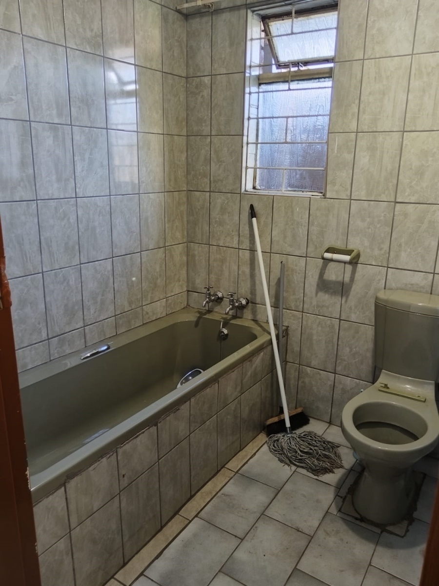 Commercial Property for Sale in Bedworth Park Gauteng