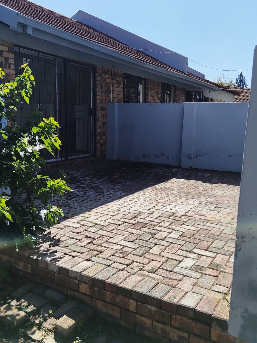 Commercial Property for Sale in Bedworth Park Gauteng
