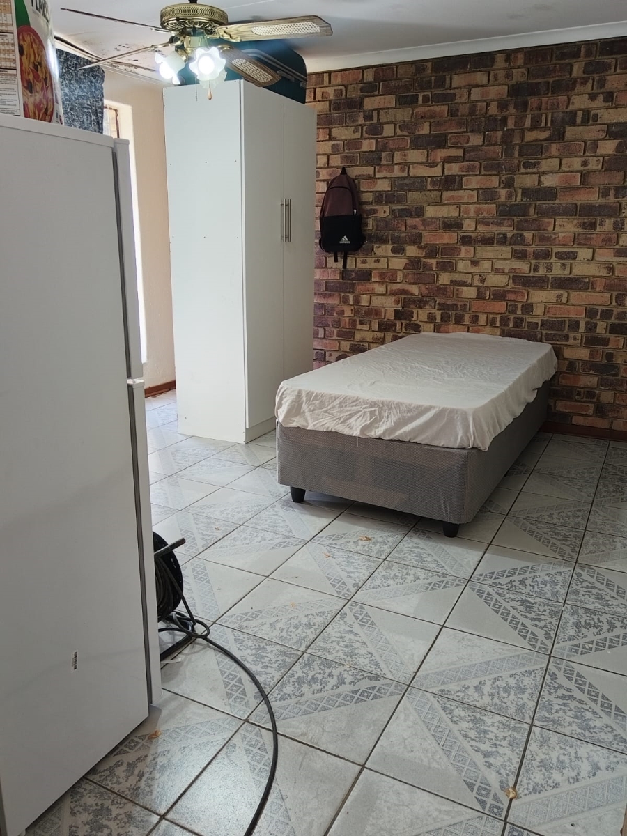 Commercial Property for Sale in Bedworth Park Gauteng