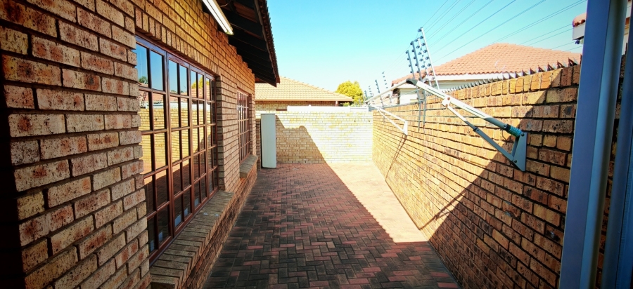 3 Bedroom Property for Sale in New Market Gauteng