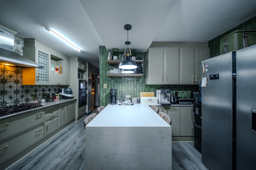4 Bedroom Property for Sale in Faerie Glen Gauteng
