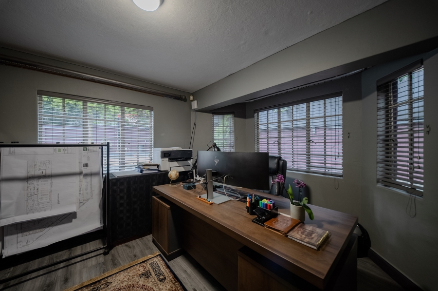 4 Bedroom Property for Sale in Faerie Glen Gauteng