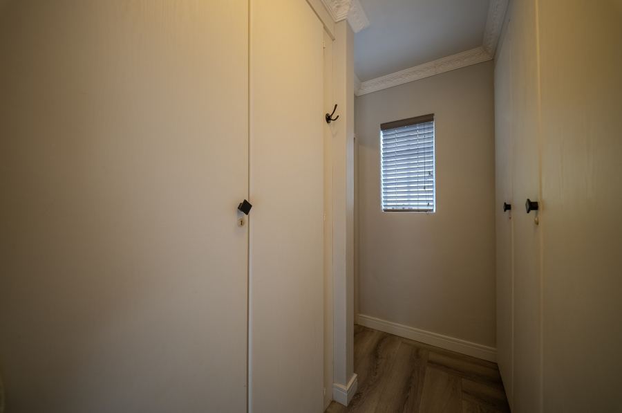 4 Bedroom Property for Sale in Faerie Glen Gauteng