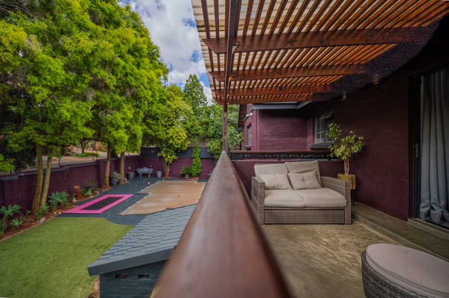 4 Bedroom Property for Sale in Faerie Glen Gauteng